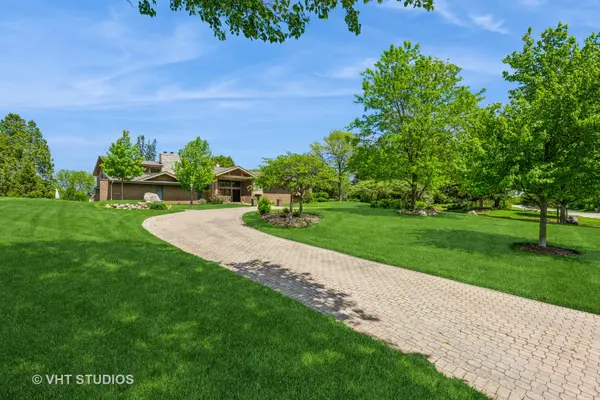 30W010 Smith RD, West Chicago, IL 60185