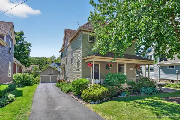 354 S Madison ST, Woodstock, IL 60098