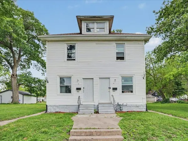 921 12 AVE, Rock Island, IL 61201