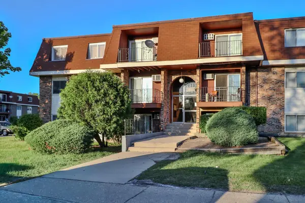 1085 Valley LN #216,  Hoffman Estates,  IL 60169