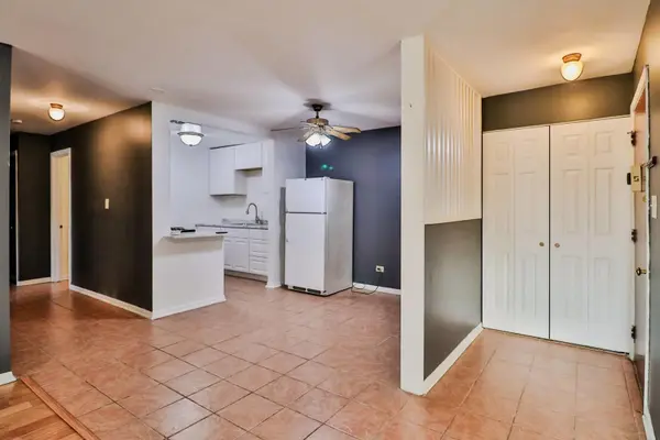 1085 Valley LN #216, Hoffman Estates, IL 60169