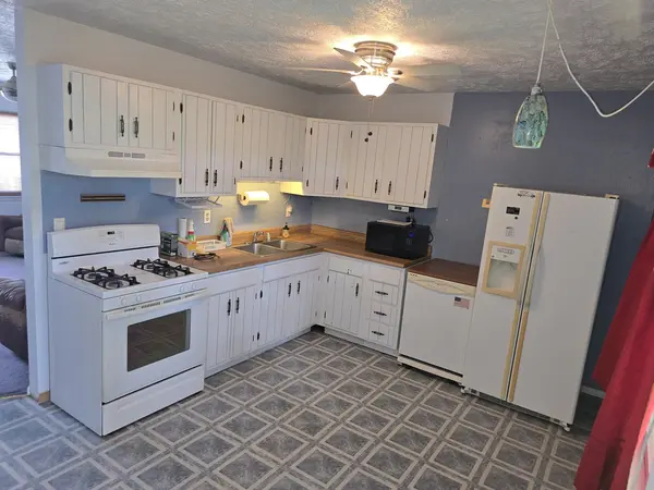 800 E Main ST, Danvers, IL 61732