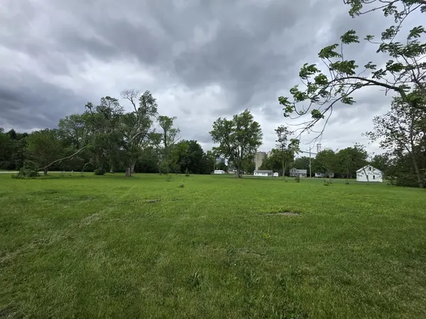 31263 2nd ST, Chenoa, IL 61726