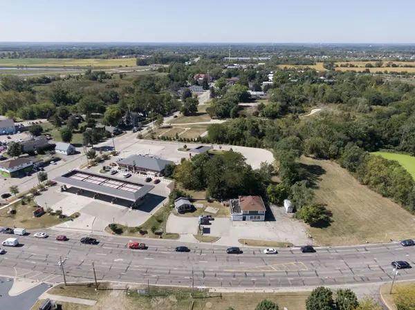 31828 N US Highway 12, Volo, IL 60073