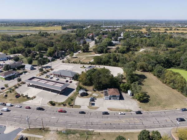 31828 N US Highway 12, Volo, IL 60073