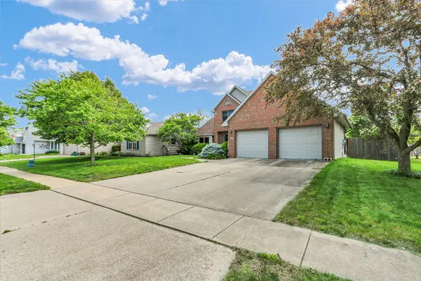 800 Lavender DR, Savoy, IL 61874