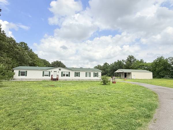 55 Curry LN, Harrisburg, IL 62946
