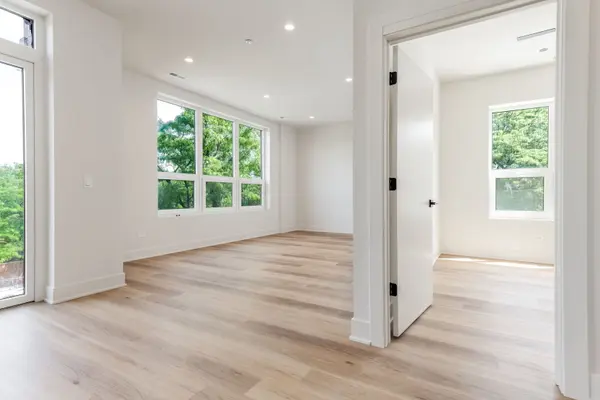 224 S Ashland AVE #207, Chicago, IL 60607