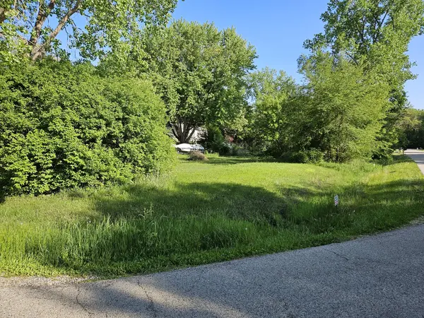 615 W Eastern AVE, Mchenry, IL 60051