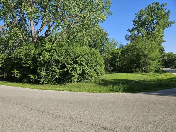 615 W Eastern AVE, Mchenry, IL 60051