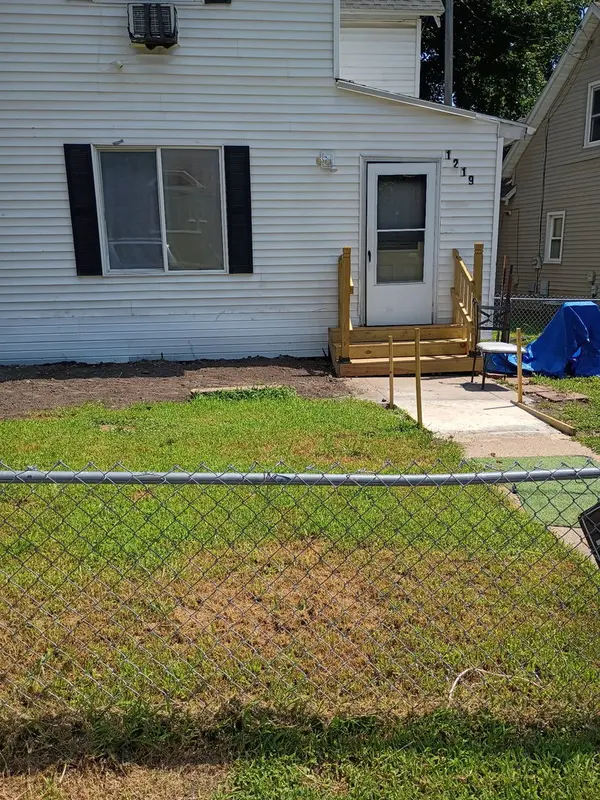 1219 S 7th ST, Clinton, IA 52732