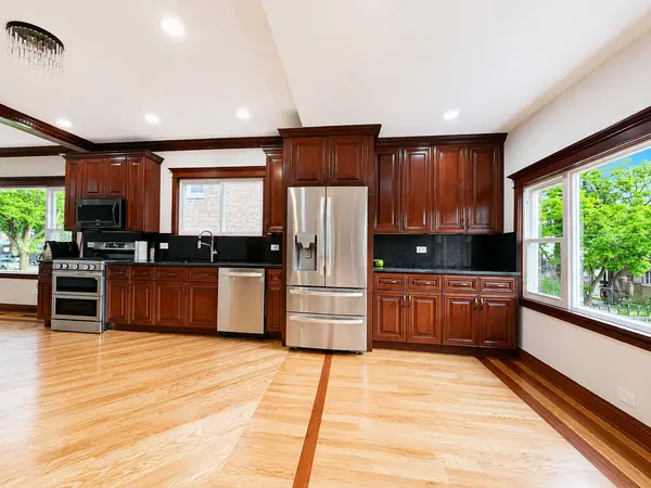 4552 S California AVE, Chicago, IL 60632