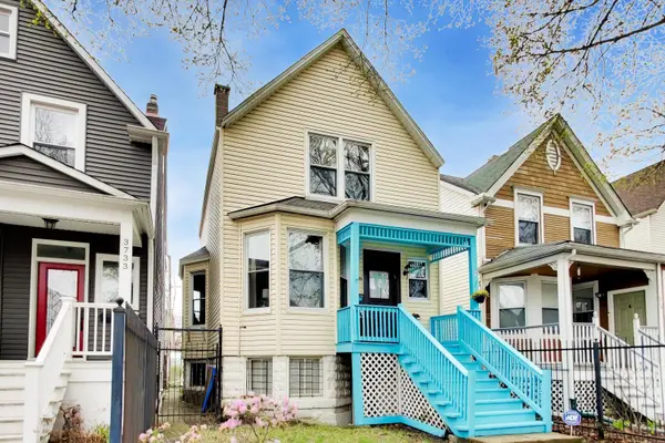 3735 W Palmer ST, Chicago, IL 60647