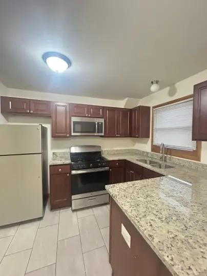 8923 S Cottage Grove AVE, Chicago, IL 60619
