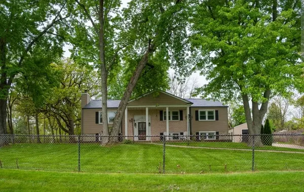 24804 S Oak LN, Crete, IL 60417