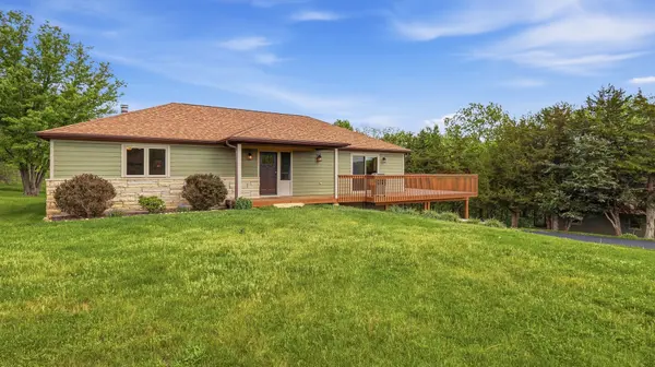 2 Concord CT, Galena, IL 61036