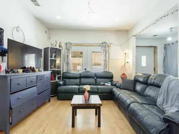 1133 N Kedvale AVE, Chicago, IL 60651