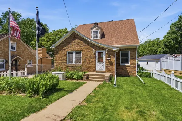 2031 12th ST, East Moline, IL 61244