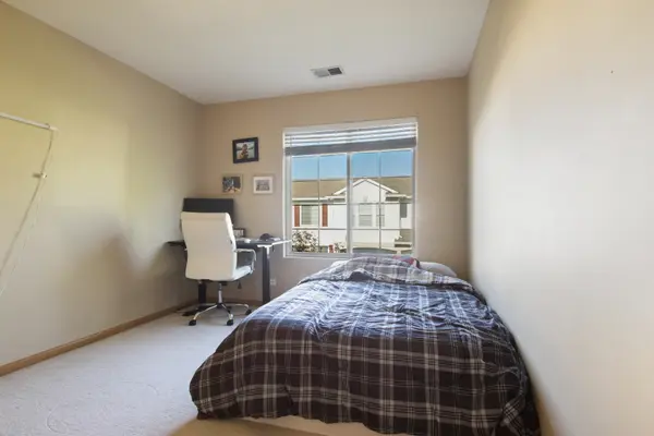 2316 Reflections DR #2316, Aurora, IL 60502