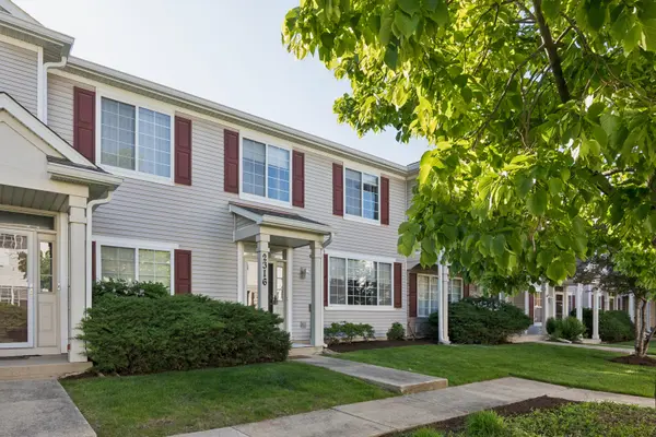 2316 Reflections DR #2316, Aurora, IL 60502