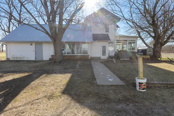 1769 Paw Paw RD, Steward, IL 60553