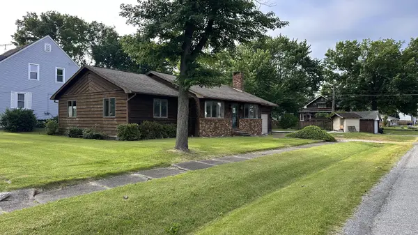 202 N Van Buren ST, West Frankfort, IL 62896