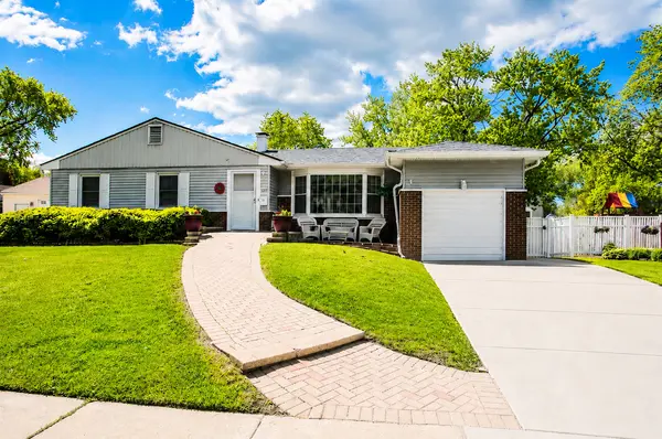 1359 E Dorothy DR, Palatine, IL 60074