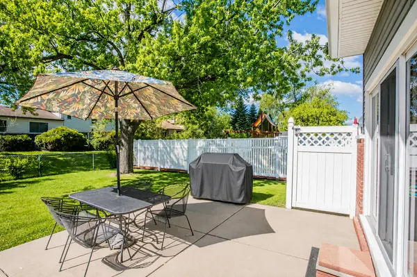 1359 E Dorothy DR, Palatine, IL 60074