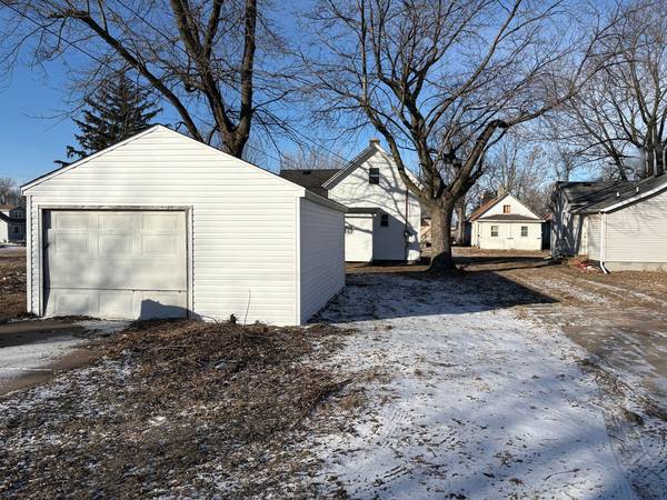 819 5th ST, Rock Island, IL 61201