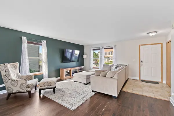 3202 Brookside WAY, Wonder Lake, IL 60097