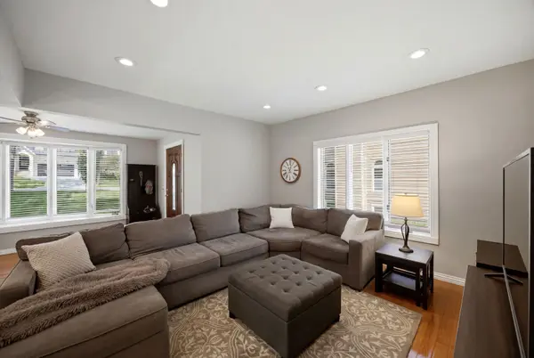 5417 Blodgett AVE, Downers Grove, IL 60515
