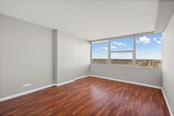 7234 W North AVE #1608, Elmwood Park, IL 60707
