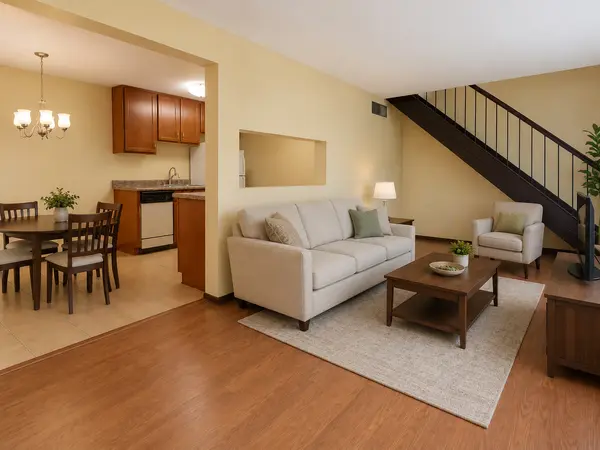 304 Creekside CT #304, Vernon Hills, IL 60061