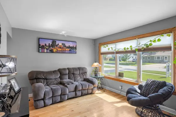 218 N Marion AVE, Bartlett, IL 60103