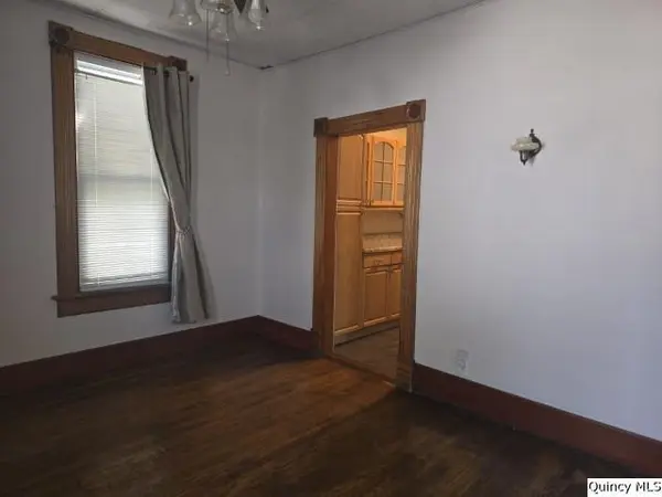 210 Main, Carthage, IL 62321-1258