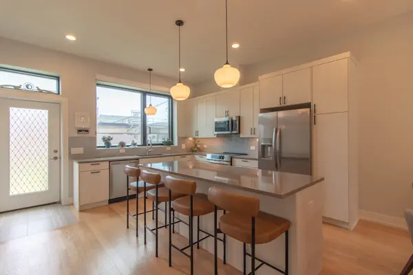 4557 S Prairie AVE, Chicago, IL 60653