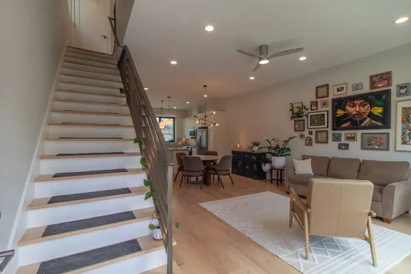4557 S Prairie AVE, Chicago, IL 60653