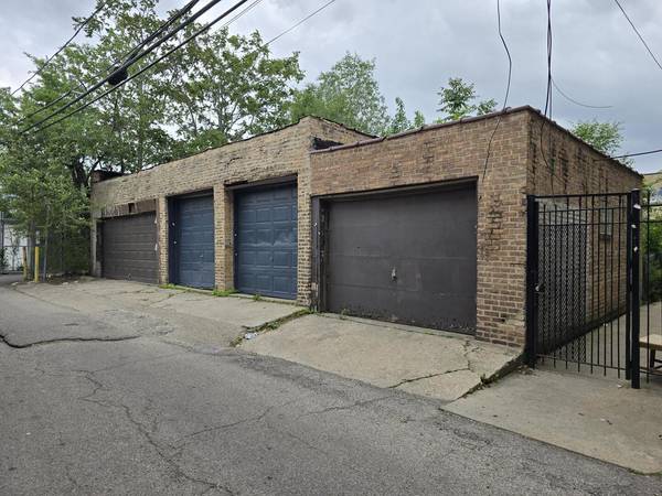 5120 W Grand AVE, Chicago, IL 60639