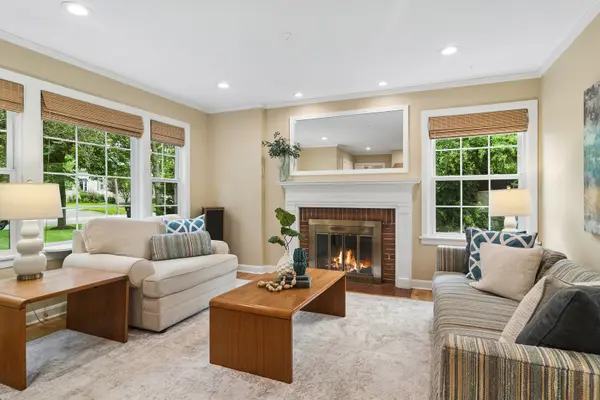 501 N Douglas AVE, Arlington Heights, IL 60004