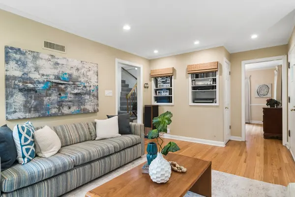 501 N Douglas AVE, Arlington Heights, IL 60004