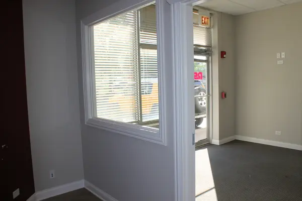 415 E State ST, Geneva, IL 60134