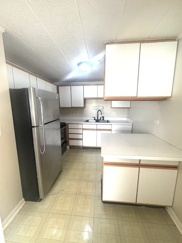 1112 Westover LN #1B, Schaumburg, IL 60193