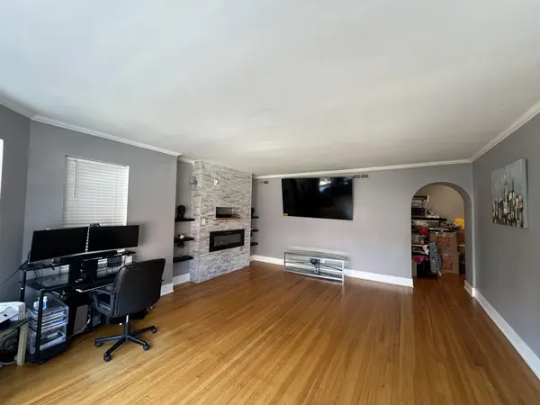 6926 S Paxton AVE #2S, Chicago, IL 60649