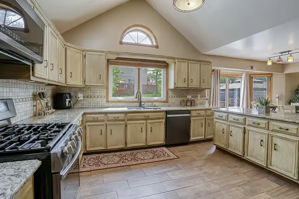 18013 Alice LN, Orland Park, IL 60467