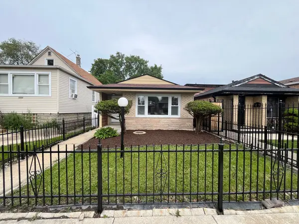 9941 S La Salle ST, Chicago, IL 60628