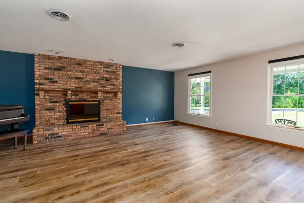 137 Peachtree LN, Carbondale, IL 62902