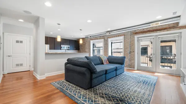4442 N Damen AVE #3E, Chicago, IL 60625