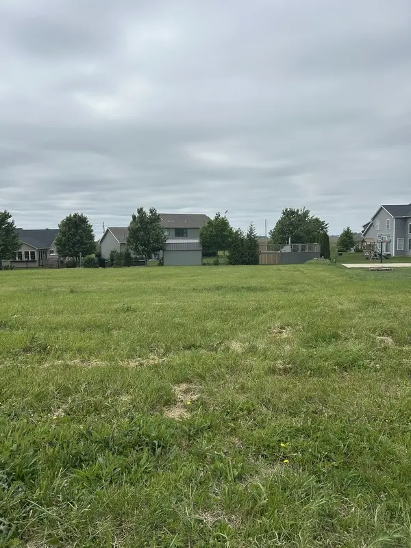 1406 S Mclean ST, Hudson, IL 61748