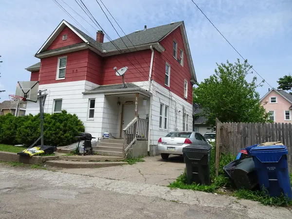 1619-1621 Gaines ST, Davenport, IA 52804