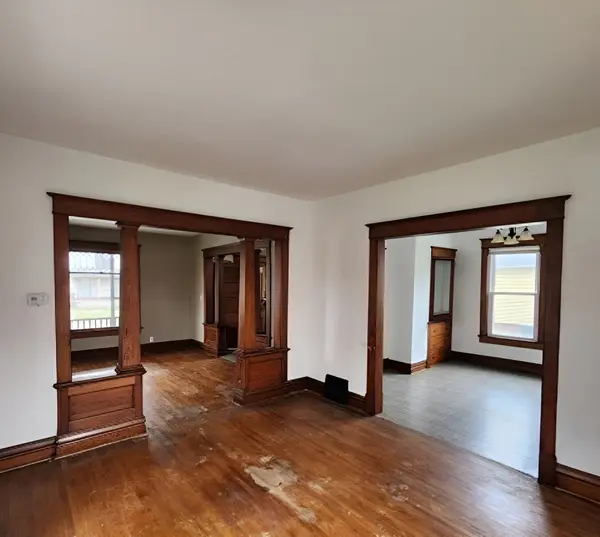 404 W 1st ST, Galesburg, IL 61401